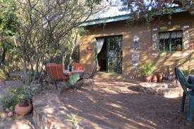 Ramotswa House | Phokoje Cottage Bed and Breakfast