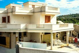 Castro Marina Villa | Villetta con monolocali completi