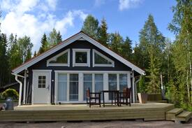 Rovaniemi Cabin | A cozy cottage by the river