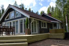 Rovaniemi Cabin | A cozy cottage by the river