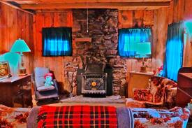 Woodlands Cabin | SPIRIT OF 1870s IN GOLD RUSH CABIN