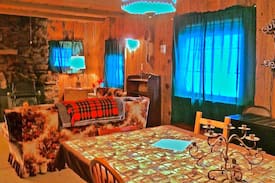 Woodlands Cabin | SPIRIT OF 1870s IN GOLD RUSH CABIN
