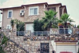 Kargicak Villa | Kargıcak mahallesinde mustakıl havuzlu 4+1 villa!!