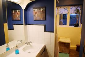 Littleborough House | Cosy Double Room - Hollingworth Lake