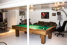 Southfield House | Private Bedroom & Bath Suite/Luxury Home Metro Det