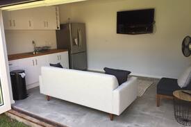 Willoughby House | Self Contained Renovated 1 Bedroom Granny Flat