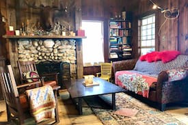 Rindge Cabin | The Green House on Lake Monomonac, Sleeps 9-13
