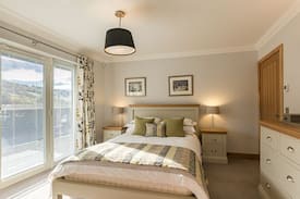 Kenmore House | Tay Beach East