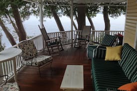 Charlotte House | Pristine Waterfront Location