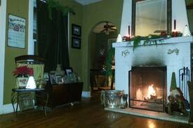Encanto House | Cozy Room In Historic Neighborhood