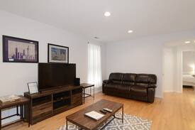 Wrightwood Neighbors Apartment | Lincoln Park Luxury