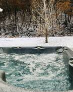 Dorchester Cabin | On Upper Iowa River -W/HOT TUB JACUZZI