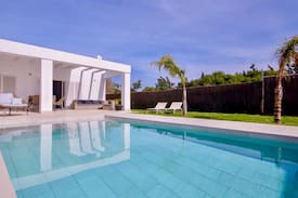 Los Canos de Meca Villa | CHALET ROMPEOLAS