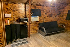Eminence Cabin | Deadwood Acres Hideaway