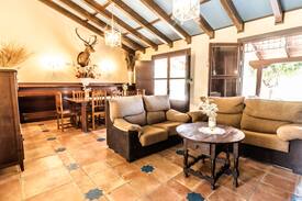 Los Corrales Cabin | Casa Rural en Osuna, Piscina privada,