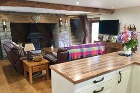 Brecon Cabin | Chocolate Box Cottage in heart of Brecon Beacons