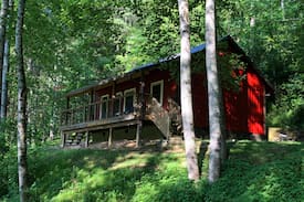 Burnsville Cabin | Red Cabin at WaLeLu Farm
