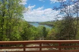Garfield Cabin | WINDING TRAILS CABIN -Secluded Beaver Lake Cabin