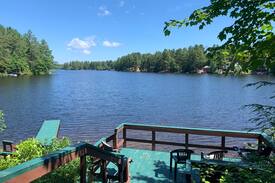 East Wakefield House | Belleau Lake Waterfront, Family and Pet Friendly!