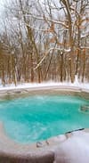 Waterville Cabin | Chestnut Hill Cabin w/ Hot Tub Jacuzzi