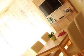 Hatzendorf Apartment | Künstlerwohnung Lemon nahe Riegersburg & Thermen