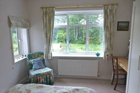 Elstead House | Lovely Room in Delightful English Surrey Village