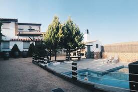 Caniles Villa | Casa rural en Granada , ideal grupos , y fiestas