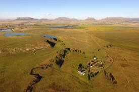 Maluti a Phofung Cabin | Buffalo Lake Cottage