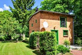 Behnkendorf House | Gutshof Groß Behnkenhagen - Storchennest