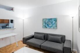 Lincoln Square Apartment | 2 Beds 1 Bath UPPER WEST SIDE/ LINCOLN CENTER
