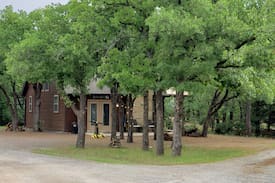 Medicine Park Cabin | Eagles Nest (Hot Tub)