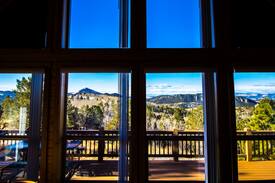 Cripple Creek Cabin | The Fortress at Pikes Peak Cripple Creek Wifi/Spa