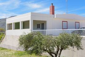 Kolymbia House | Stella's Country Home:An oasis amidst olive groves