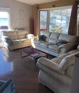 Janetville Cabin | 6 BR WaterFr, Icefish, 407, Hot tub, 50 Min T.O