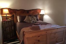 Bruneau Bed & Breakfast | Owyhee Bed & Breakfast - Queen Room