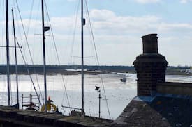 Leigh-on-Sea Cabin | Cooper Cottage - Old Leigh Fishing Cottage