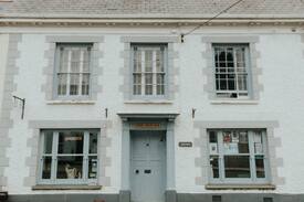 St Dogmaels Bed & Breakfast | Art-filled, funky dog-friendly B&B