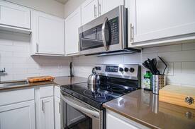 Bull Mountain Apartment | Spacious Remodeled Tigard 3bedroom