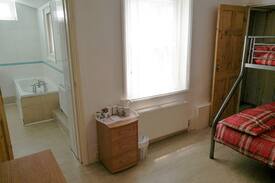 Dover Hotel | Family-Budget-Ensuite