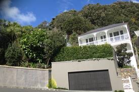 Mount Eden House | Beautiful Mt Eden Villa with Amazing Views