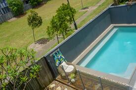 Moffat Beach House | ❤️Walk to Moffat/Shelly Beach❤️Kid-friendly+Pool