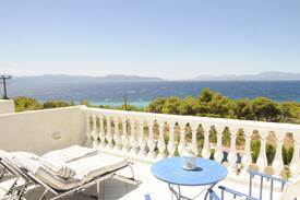 Milos House | Entire 2nd Floor in Shared House, Agkistri Ιsland