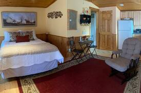 Deadwood Bed & Breakfast | Backyard Cottage B&B