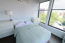 Williamsburg Apartment | Williamsburg Loft w Large Private Bedroom & Bath