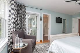 Collingwood Bed & Breakfast | Mountain Suite - Craigleith Manor Bed & Breakfast