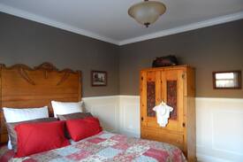 Windsor House | Wine country room
