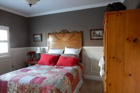 Windsor House | Wine country room