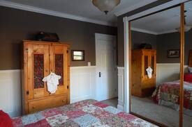 Windsor House | Wine country room