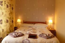 Whitby Bed & Breakfast | Assam House Guest House Whitby