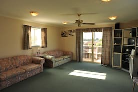 Welshpool Apartment | hill view apartment beautiful farmland rural view